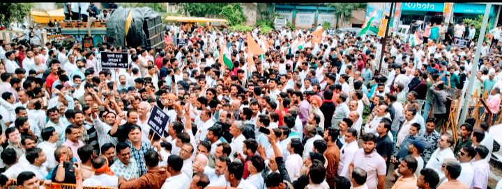 सड़कों पर उतरे सवर्ण समाज 