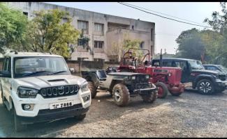 पुलिस ने किये स्टंट करते वाहन जप्ल